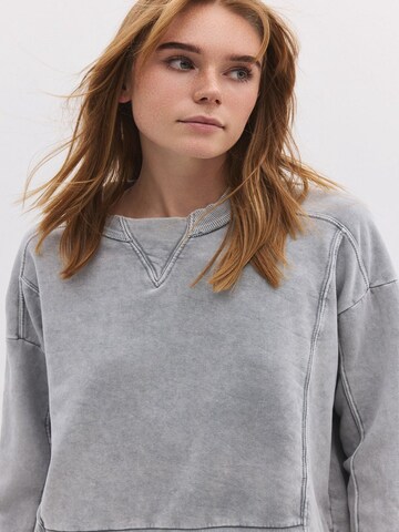 No Matter What Sweatshirt in Grau