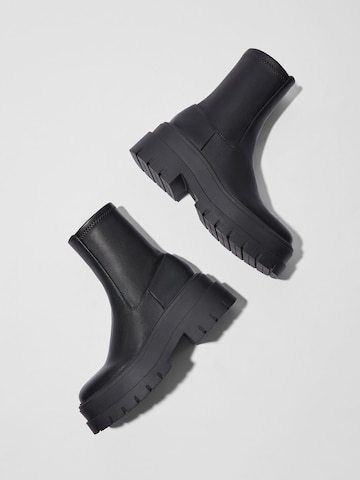 Bershka Chelsea Boots in Black