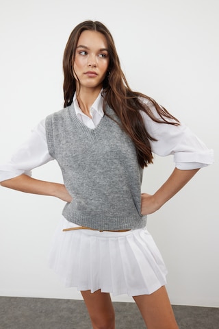 Trendyol - Jersey en gris: frente