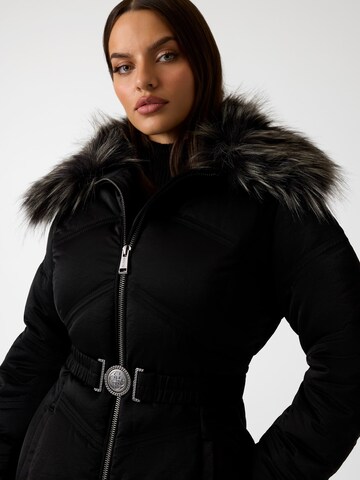 GUESS Steppjacke in Schwarz