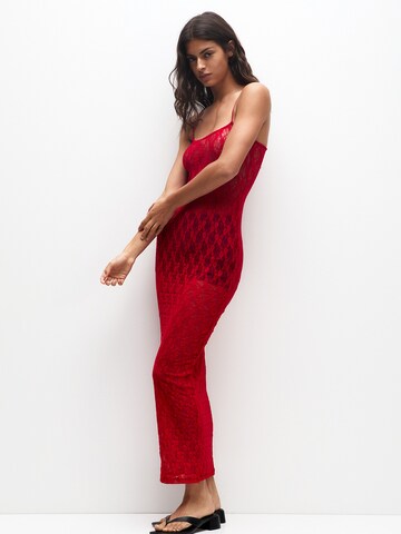 Abito estivo di Pull&Bear in rosso: frontale