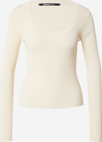 Gina Tricot Sweater in Yellow: front