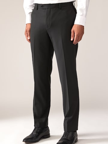 Next Дънки Tapered Leg Панталон с ръб 'Motionflex' в черно: отпред