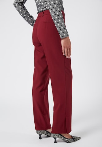 regular Pantaloni con pieghe di 4funkyflavours in rosso