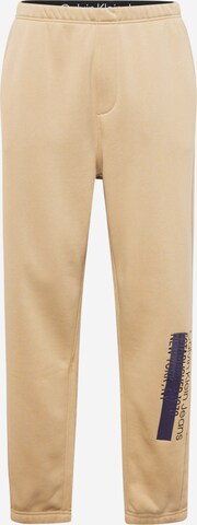 Effilé Pantalon Calvin Klein Jeans en beige : devant