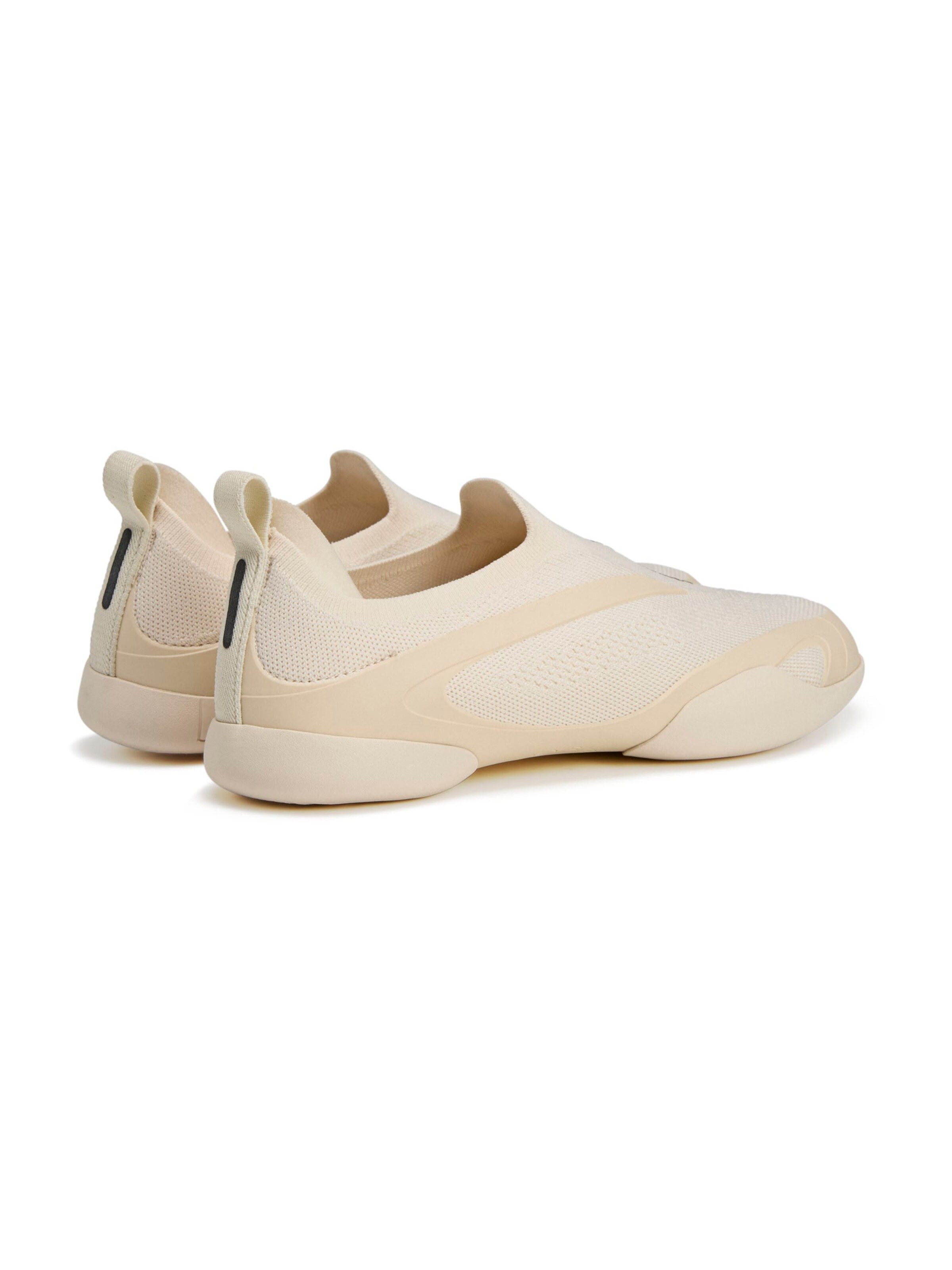 ADIDAS BY STELLA MCCARTNEY - Calzado deportivo 'Taekwondo' en beige
