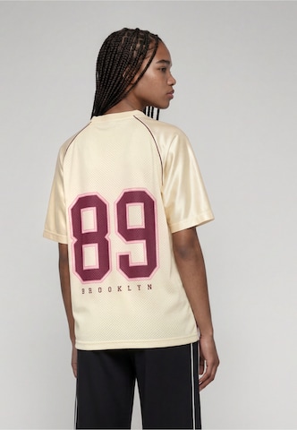 Karl Kani - Camisa 'OG 89 Round Serif' em branco: frente