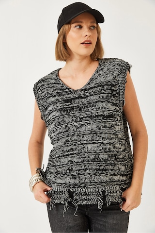 Bianco Lucci Sweater in Black