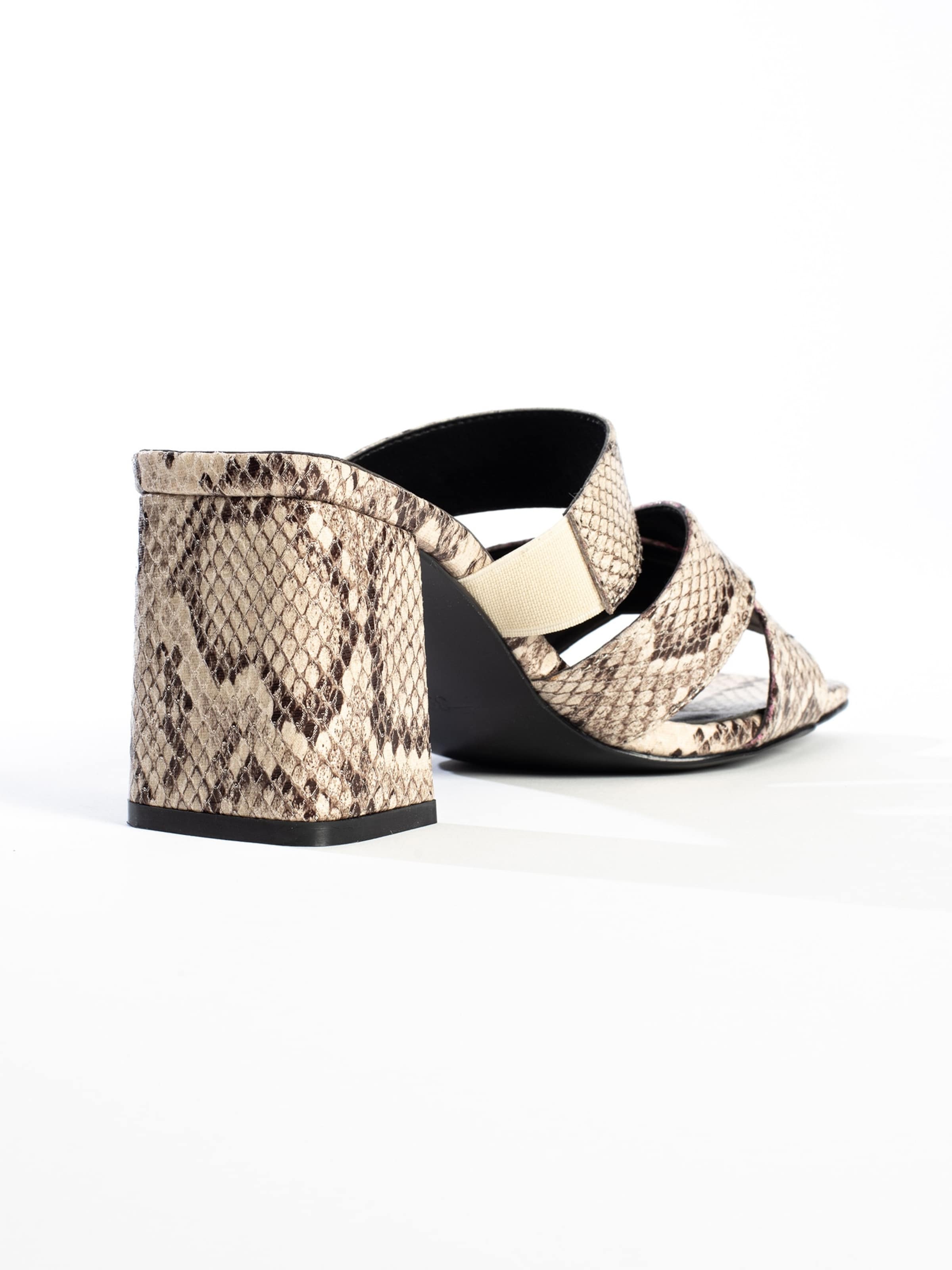 Celena Klapki 'Connie' w kolorze beżowy