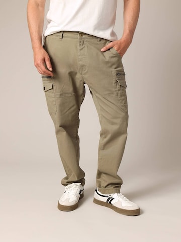 Regular Pantalon cargo 'DANASON' Deeluxe en vert : devant