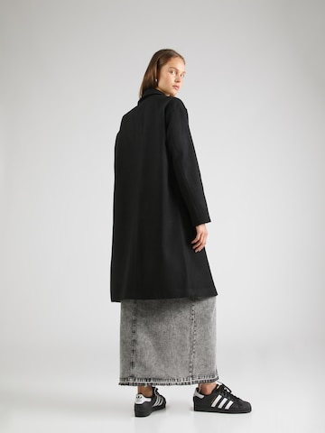 PIECES Ανοιξιάτικο και φθινοπωρινό παλτό 'ALICIA' σε μαύρο