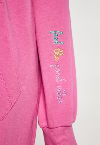 ebeeza Zip-Up Hoodie in Pink