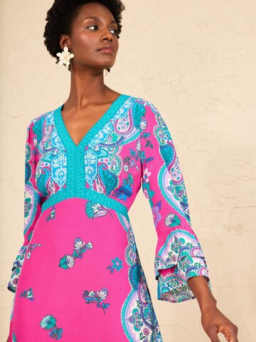 Rochie de la love & roses pe roz