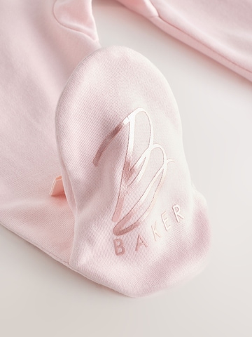 Seturi de lenjerie de la Baker by Ted Baker pe roz