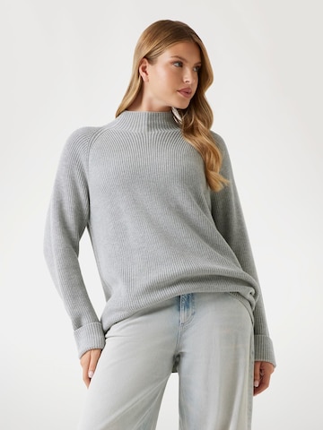 GUESS Pullover in Grau: Vorderseite