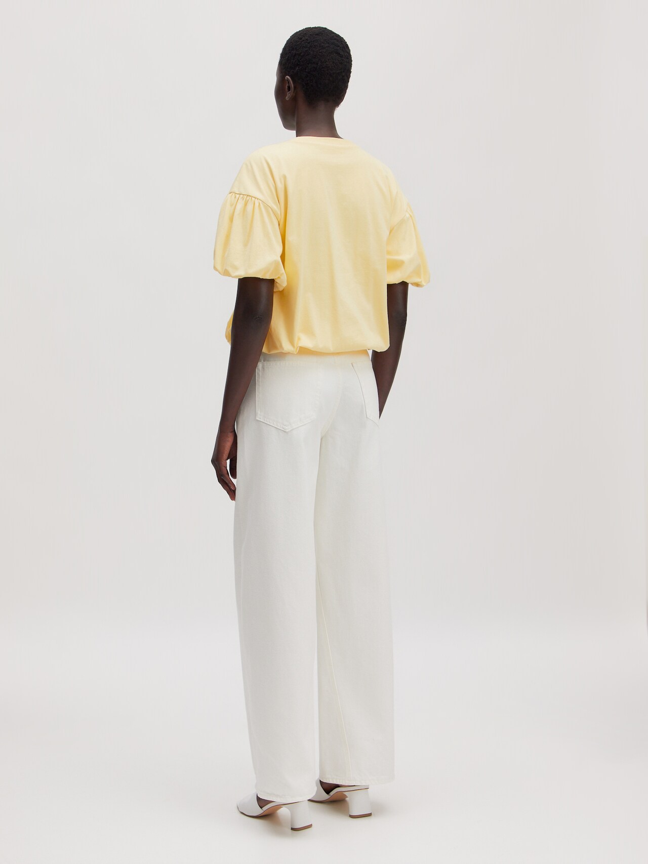 EDITED Shirt Pasteelgeel