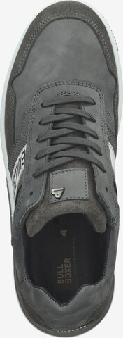 Baskets basses BULLBOXER en gris