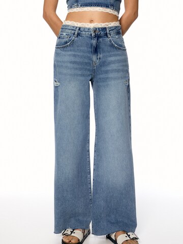 Wide leg Jeans de la Pull&Bear pe albastru: față