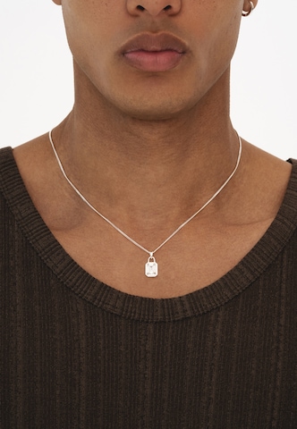 Commen Lines Necklace in Silver: front