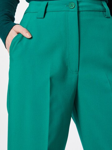 Loosefit Pantaloni cu dungă 'Ginette' de la Peppercorn pe verde