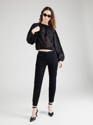 Coupe slim Pantalon à plis Sisley en noir