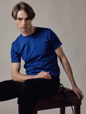 Maglietta 'T-Shirt Girocollo Elasticizzata' di OWN Off With Nature in blu