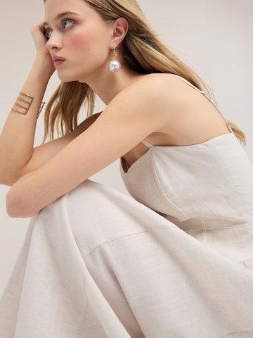 MOTIVI Dress in Beige
