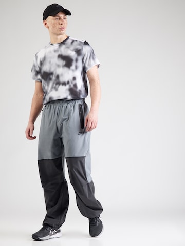 Nike Sportswear Tapered Παντελόνι 'Tech' σε γκρι