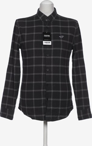 HOLLISTER Button Up Shirt in S in Black: front