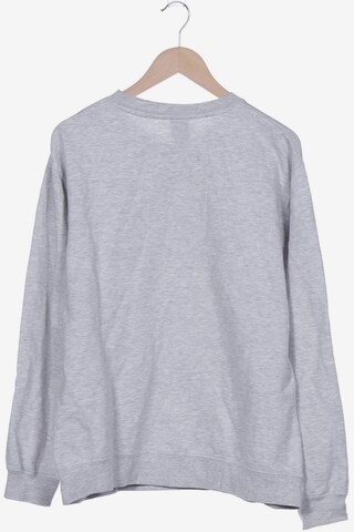 Obey Sweatshirt & Zip-Up Hoodie in L in Grey
