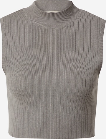 A LOT LESS Пуловер 'Effie' в сиво: отпред