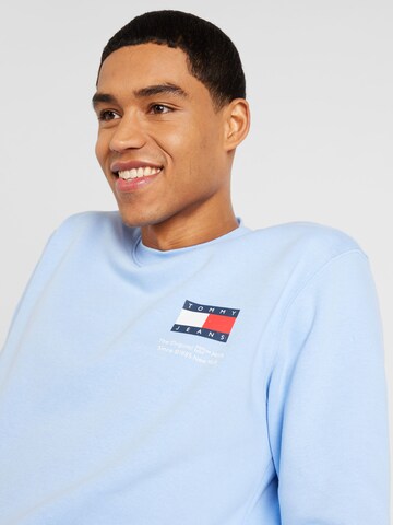 Tommy Jeans Sweatshirt 'Essential' in Blauw