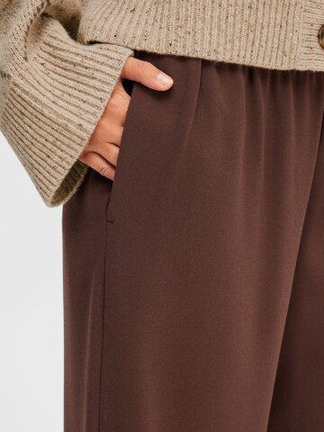 SELECTED FEMME Loosefit Bukser 'Tinni' i brun
