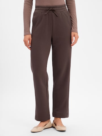Marie Lund Regular Broek in Bruin: voorkant