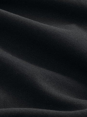 Next Shirt in Black