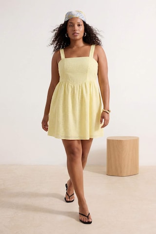 Trendyol Curve - Vestido de verano en amarillo