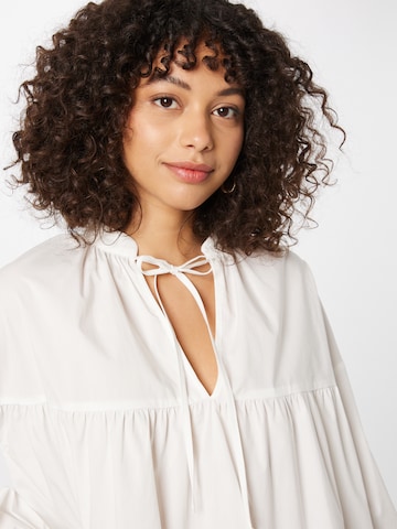 The Frolic Blouse 'MIKI' in White