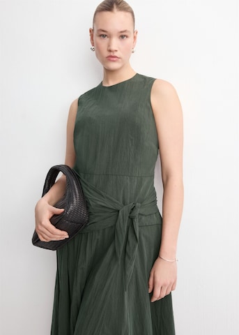 Robe MANGO en vert