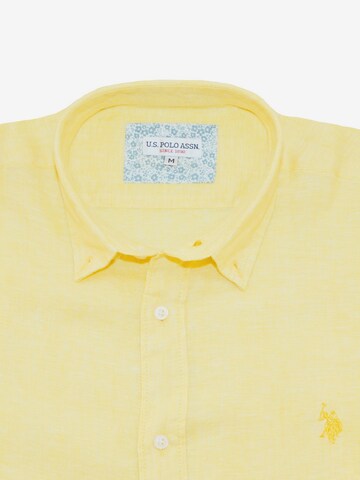 U.S. POLO ASSN. Regular fit Button Up Shirt in Yellow