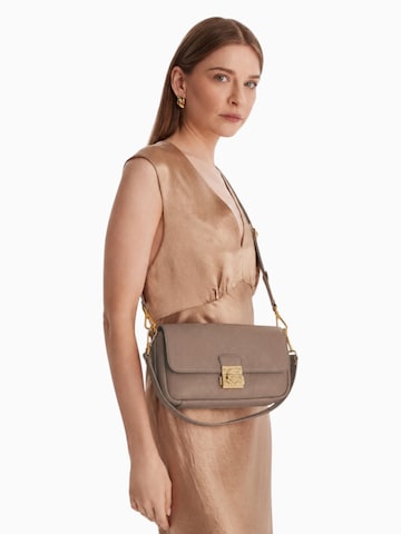 Coccinelle - Bolso de mano 'Coccinelle C-Me Lock Medium' en gris