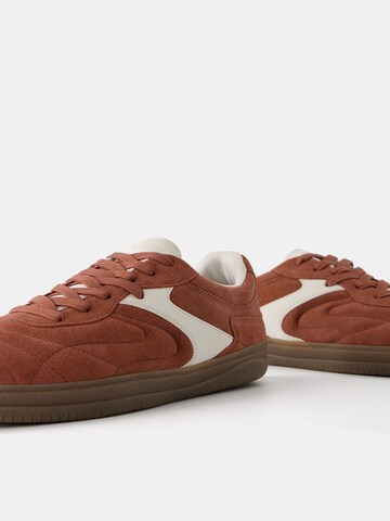 Bershka Sneaker low i brun