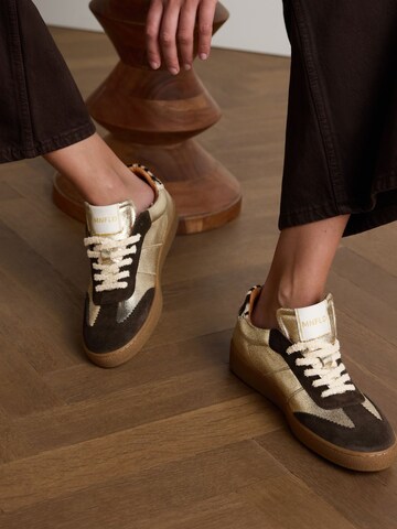 MANFIELD Sneaker in Braun: Vorderseite