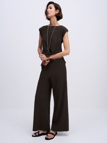 The Set Broekpak in Bruin