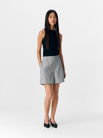 OBJECT - Loosefit Pantalón 'LISA' en blanco