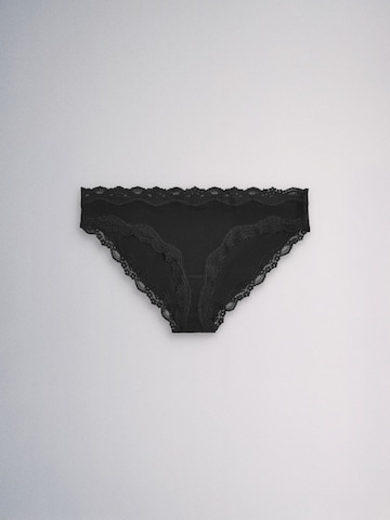 The Set Slip in Schwarz