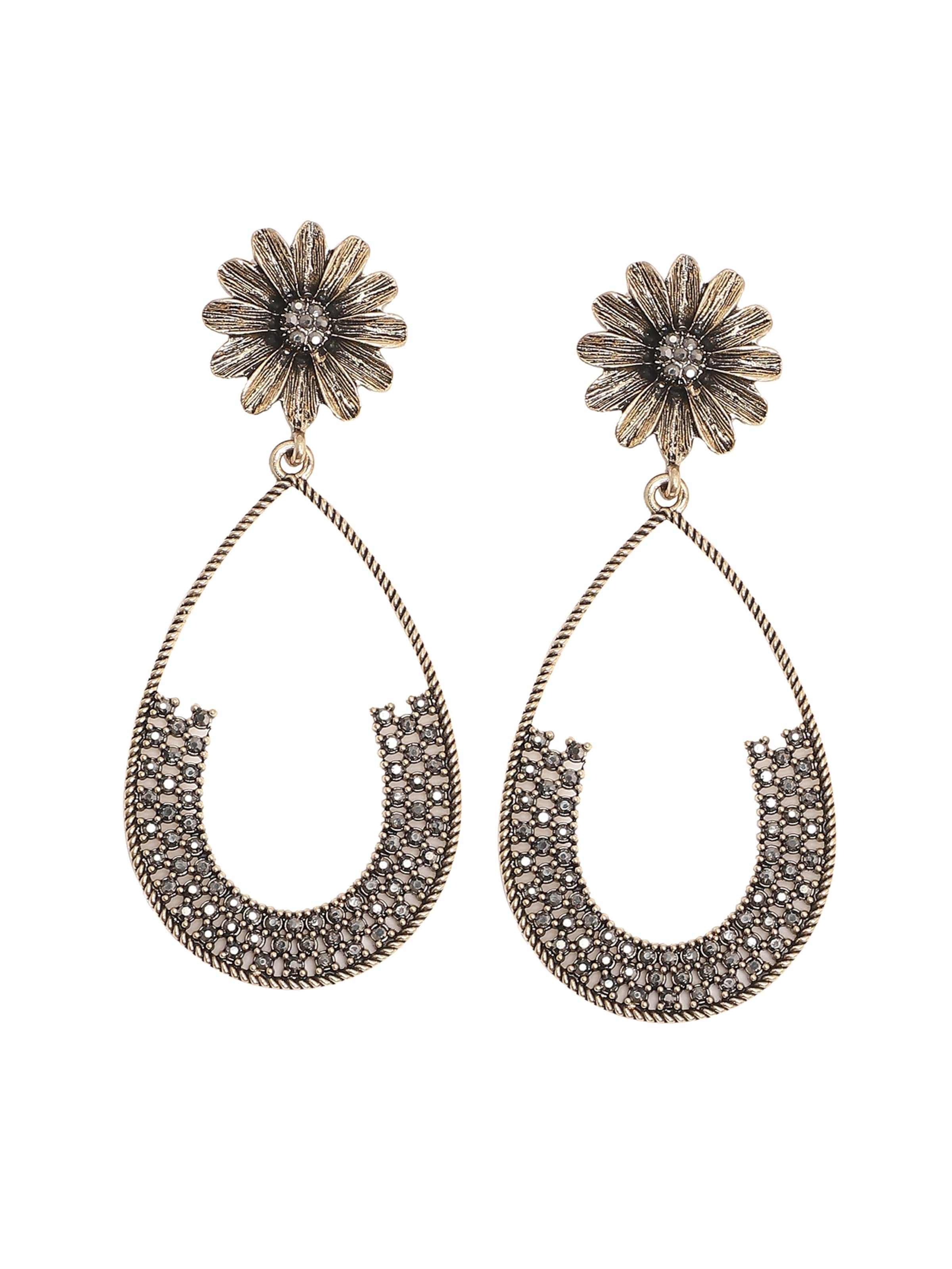 SOHI Náušnice ' Lareyna ' - Strieborná: predná strana