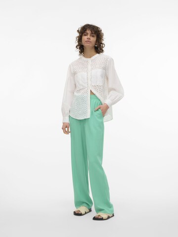 VERO MODA Loose fit Pleat-Front Pants 'JESMILO' in Green