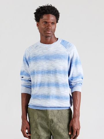 Les Deux Sweater in Blue: front