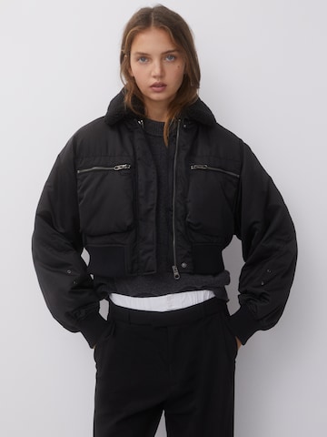 Pull&Bear Between-season jacket in Black: front