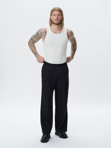 Wide Leg Pantalon à plis KARIA by Loris Karius en noir
